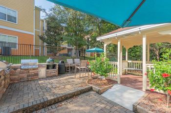 Grilling pavilion with 2 grills & big green egg